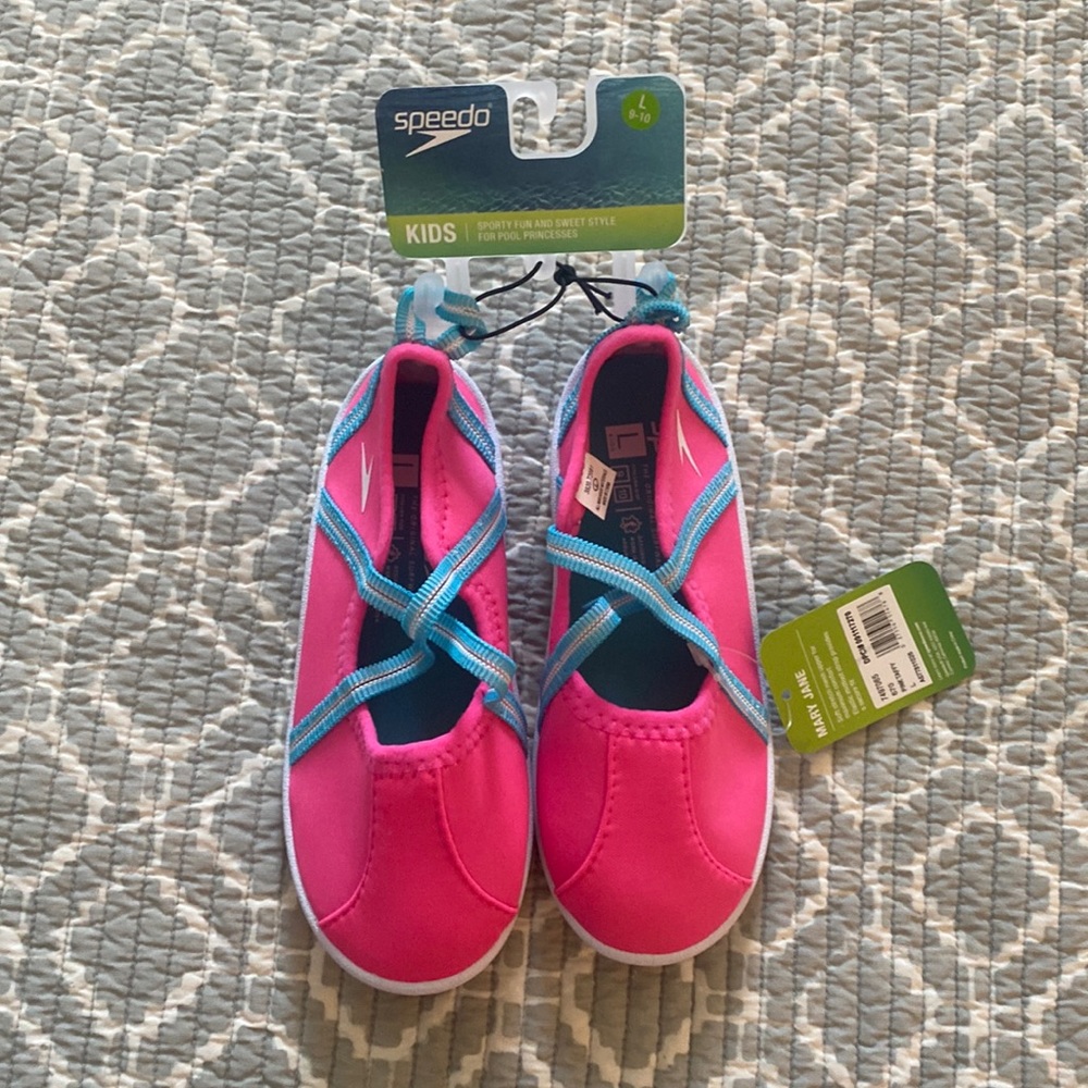 Pink watershoes